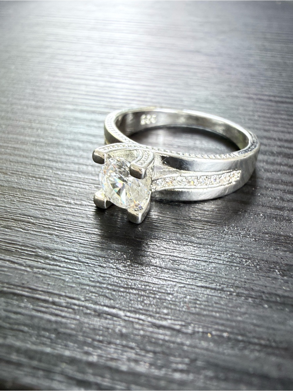 925 Sterling Silver Clear CZ Solitaire Engagement Ring